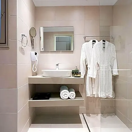 Riviera Hotel 4*